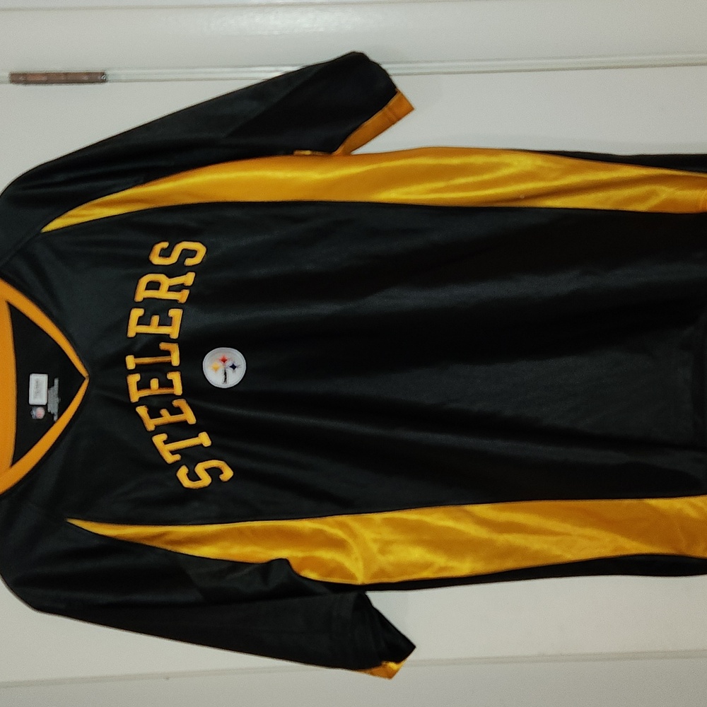 NFL Team Apparel Steelers Shirt, Size Medium